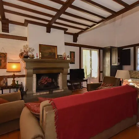 Charming House With Garden And Pool Vakantiehuis *