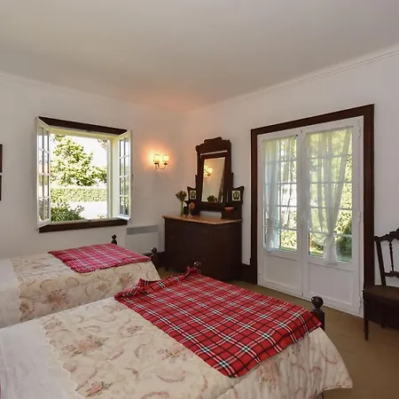 Charming House With Garden And Pool Vakantiehuis Esposende
