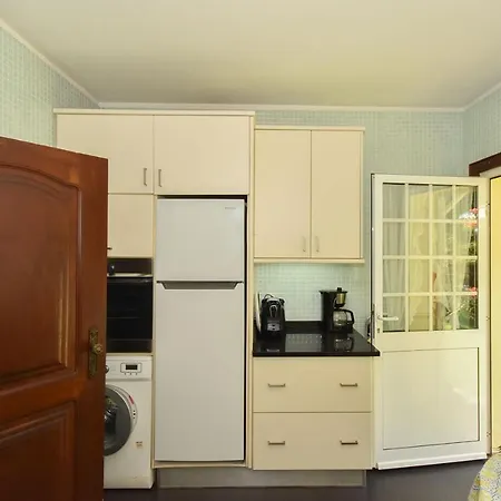 Charming House With Garden And Pool Vakantiehuis Esposende