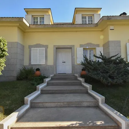 Charming House With Garden And Pool Vakantiehuis Esposende
