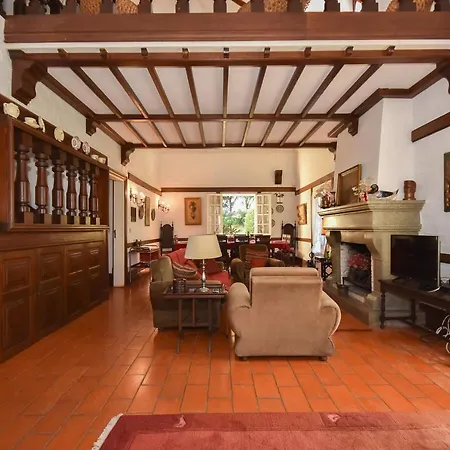 Vakantiehuis Charming House With Garden And Pool *